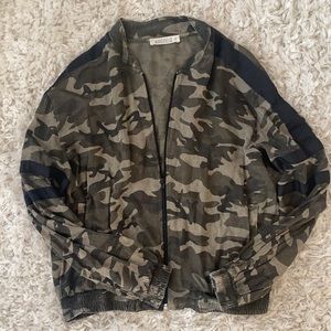 Camo zip up jacket